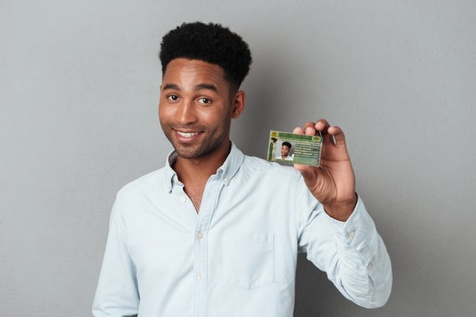 Condutor pode receber CNH em casa através de convênio entre Detran-BA e Correios 