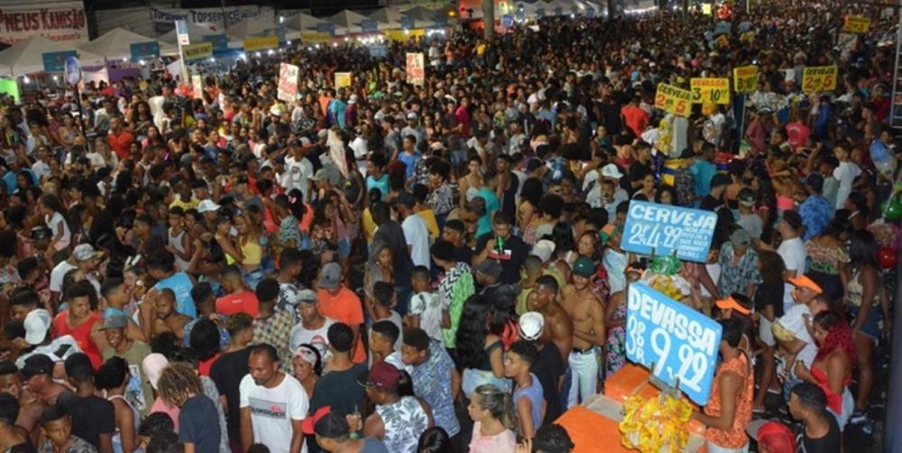 Pessoas que vão trabalhar na Micareta devem atualizar caderneta de vacinação