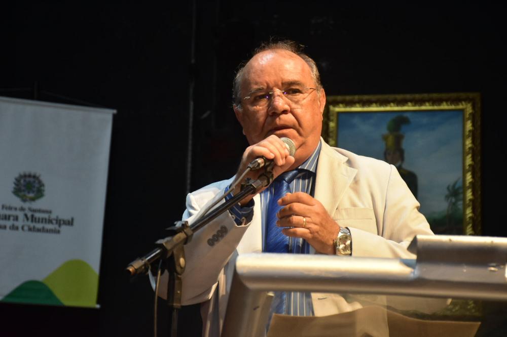 José Carneiro pede desculpas por pedir minuto de silêncio para autor de feminicídio