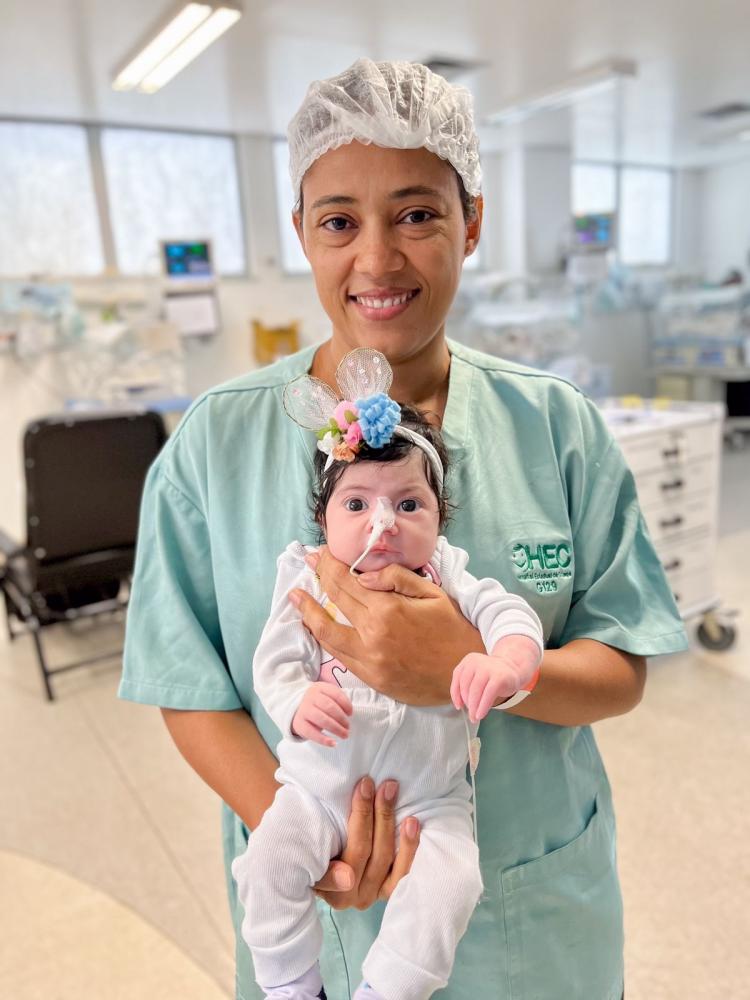 Recém-nascidos do HEC participam de ensaio fotográfico com tema de Páscoa