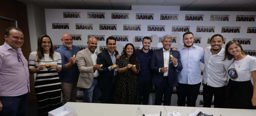 Governador se reúne com equipe baiana vencedora de campeonato da NASA