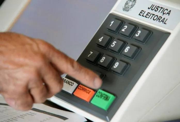 Quem quiser concorrer nas eleições deve se filiar a partido até sábado