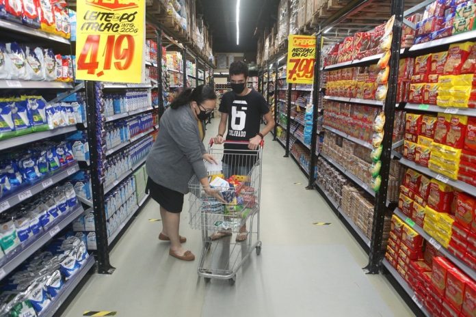 Em fevereiro, vendas do varejo baiano retraem 1,4%