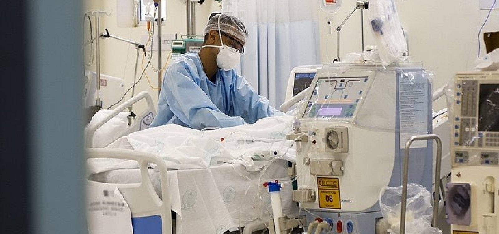 Covid: SSA registra ocupação em UTI abaixo de 60% e vai reabrir bares e restaurantes