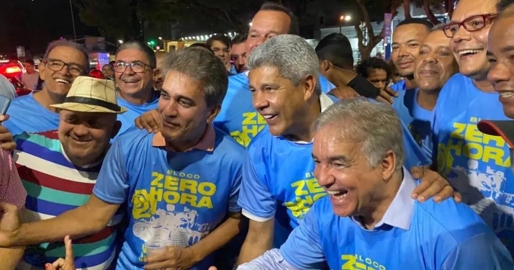 Jerônimo prestigia saída do bloco Zero Hora, nesta quarta (17), em Feira de Santana
