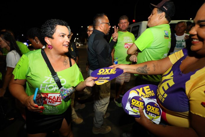 Campanha de combate à importunação sexual é realizada na micareta de Feira de Santana