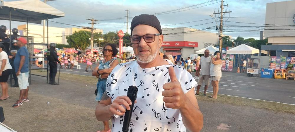 Escola de Samba Escravo do Oriente faz o seu desfile no Circuito Maneca Ferreira