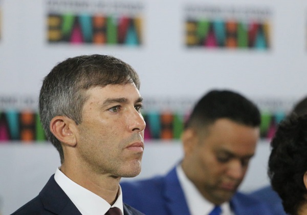 35 líderes de facções e 19 fuzis são localizados em cerco fechado contra traficantes