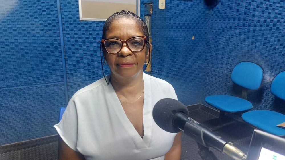 Servidores da educação que não estão em sala de aula terão direito ao pagamento de 10% de aumento, diz Ivone Lima