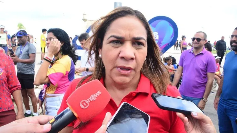 Secretária de Saúde da Bahia faz apelo à população por vacinação: "as pessoas esqueceram o que vivemos"