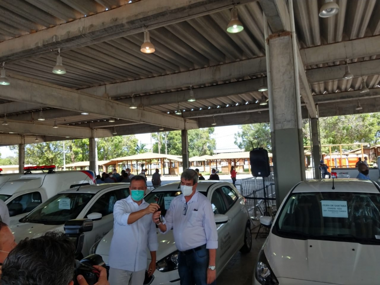 Prefeitura de Feira recebe o reforço de cinco veículos destinados à Secretaria de Saúde