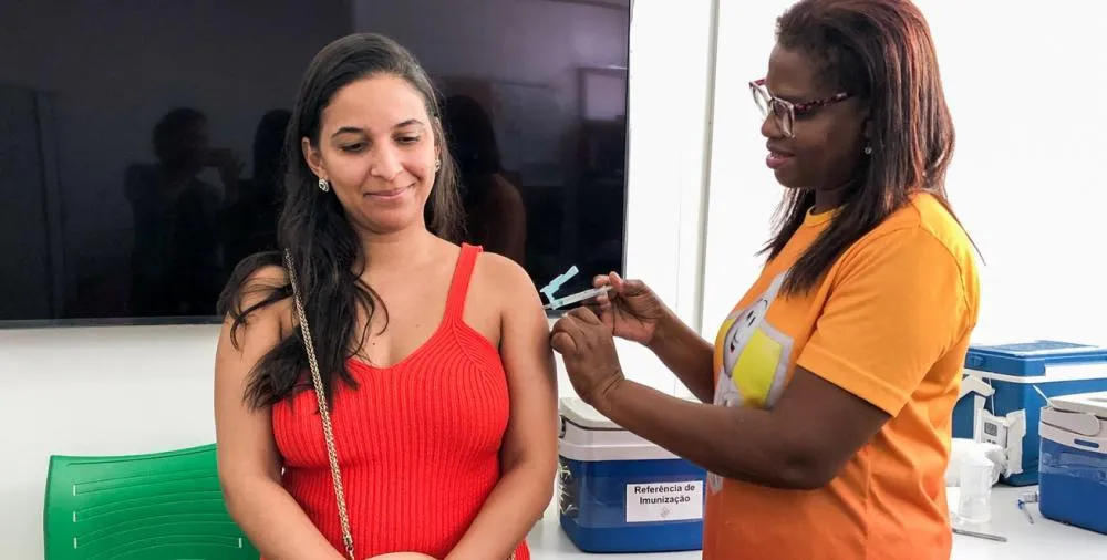 Mais de 1.300 doses contra gripe Influenza foram aplicadas no dia D