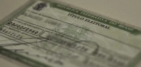 Mulher é detida após apresentar documento falso em zona eleitoral na Bahia