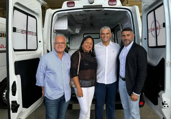 Cidade recebe ambulância e kits odontológicos para reforço na saúde