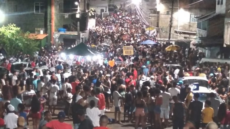 CovidFest: Populares formam “tapete humano” em festa paredão em SSA; assista