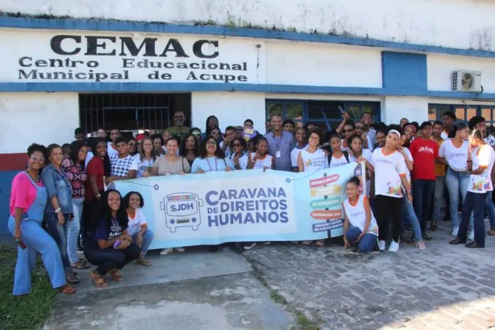 Caravana de Direitos Humanos debate educação e direitos humanos com alunos de Santo Amaro