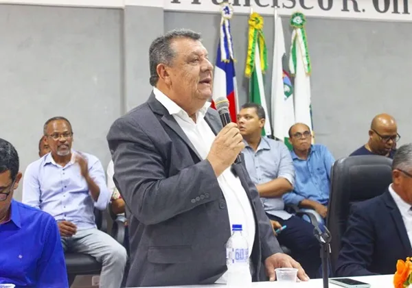 Justiça determina que prefeito devolva empréstimo milionário