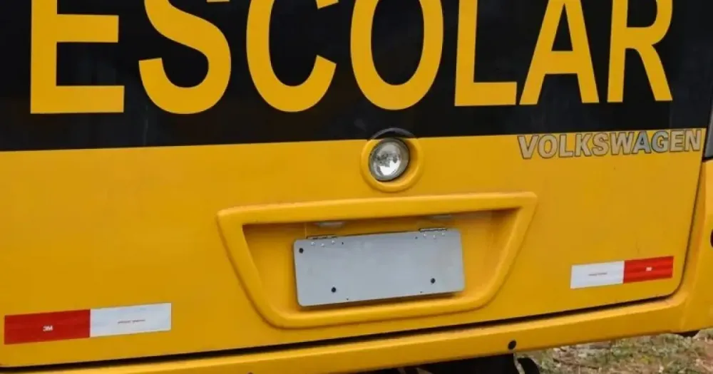 Estudantes dirigem transporte escolar em cidade baiana para não perder aulas, relata APLB