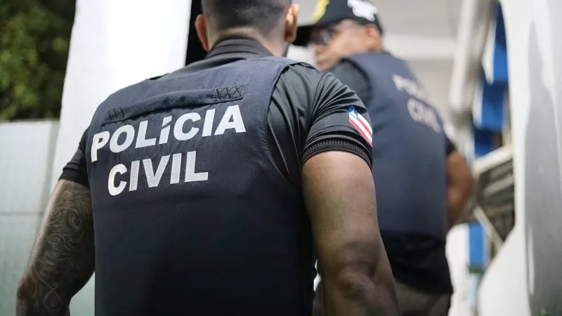 Mulher é presa após supostamente vender cargos públicos em Salvador