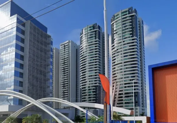 Mulher pulou de 5º andar de prédio de luxo na Paralela após contar a agressor que estava grávida