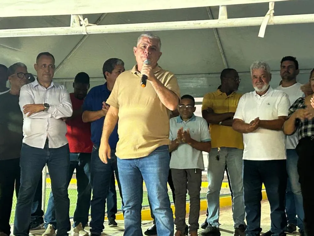 Prefeitura entrega Estádio Municipal, quadra poliesportiva e galpão industrial em Anguera