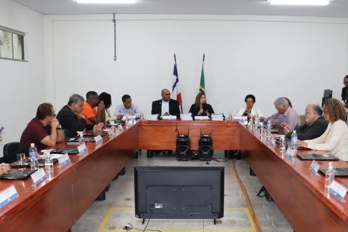 UEFS entrega oficialmente os documentos de recredenciamento ao Conselho Estadual de Educação da Bahia
