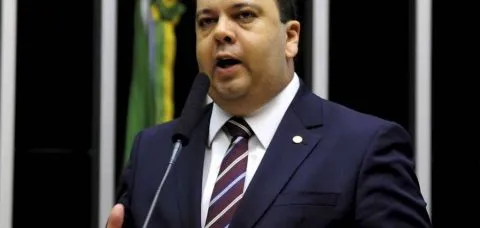 De olho na Câmara, Elmar reúne forças políticas em megafesta