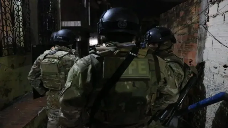 Granada é encontrada perto de posto de saúde em Salvador