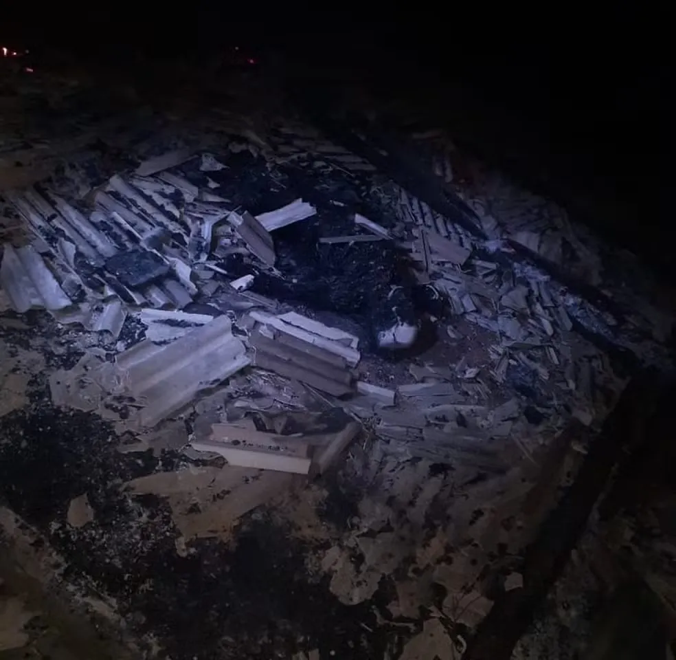 Indígena é espancada até a morte e tem corpo jogado dentro de casa em chamas na Bahia; quatro suspeitos foram presos