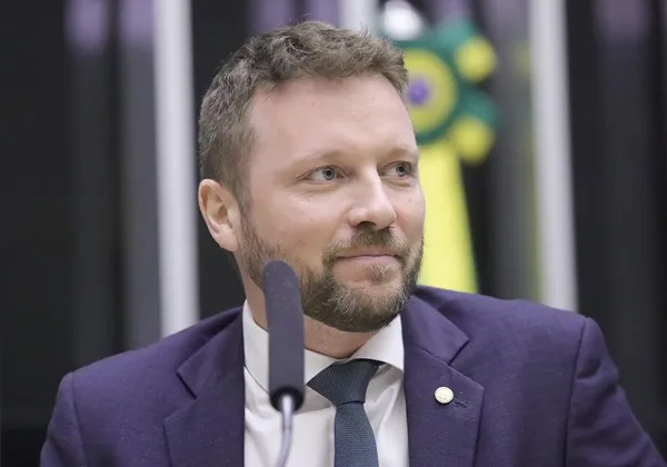 Deputado que chamou Bahia de "suja e pobre" tem mandato cassado pelo TRE