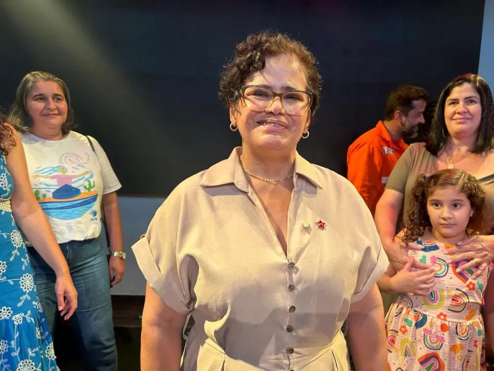 Deputada Elisangela Araújo realiza a sua primeira plenária em Feira de Santana