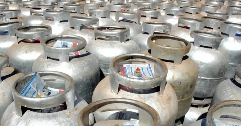 Com população semelhante a Fortaleza, Salvador teve quase 3 vezes menos beneficiários do Auxílio Gás em fevereiro