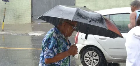 Inmet emite alerta amarelo para vendaval em 145 cidades baianas