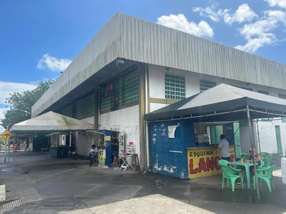 Comerciantes reclamam da situação em que se encontra o mercado do distrito de Humildes 