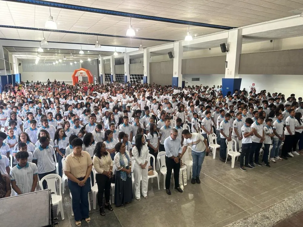 Solenidade de boas-vindas do Programa Jovem Aprendiz Feirense realizada na manhã desta sexta-feira