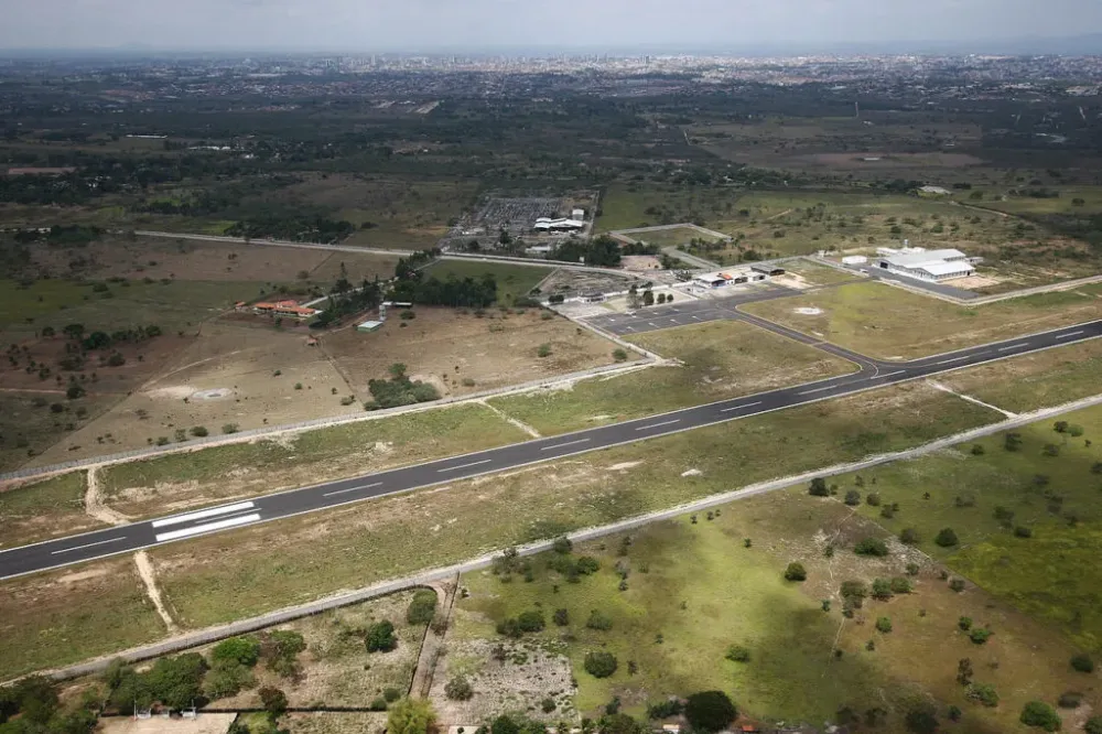 Jerônimo desapropria área para ampliar Aeroporto de Feira de Santana