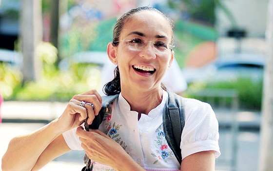 Exclusivo: Ex-senadora Heloísa Helena critica Bolsonaro: 'covarde e sem honra'