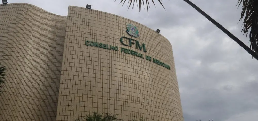 Eleição para conselheiros do CFM começa hoje em meio a acusações de partidarização