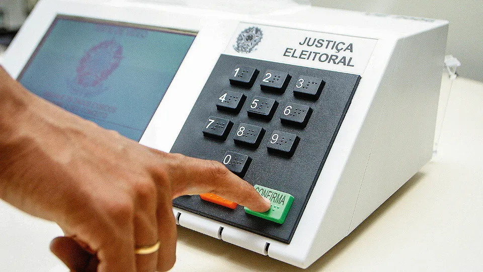 Tiago da Central lidera pesquisa eleitoral em Santo Estêvão e se aproxima dos 60% dos votos válidos