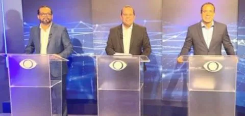 Ataques e contradições dominam primeiro debate em Salvador