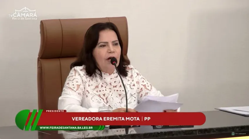 Eremita Mota responde as acusações do líder do Governo