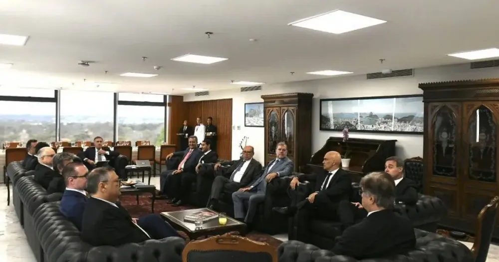 Reunião tensa sobre emendas teve queixa de Lira sobre dobradinha Planalto-STF