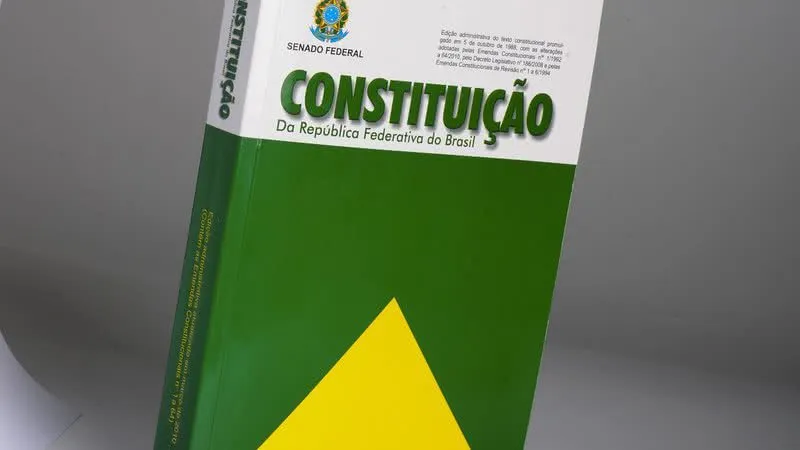 Entenda as diferenças entre PL, MP e PEC e como elas impactam seus direitos