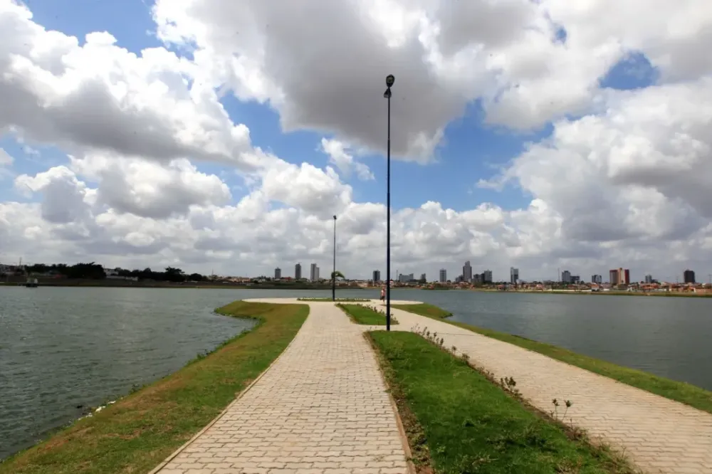 Jerônimo investirá R$ 4,2 milhões na limpeza da Lagoa Grande, em Feira