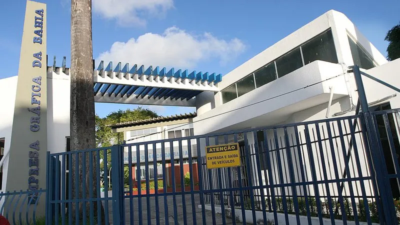 Grupo explode caixas eletrônicos dentro de gráfica responsável pelo Diário Oficial do Estado