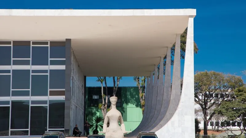 Grupo é preso suspeito de fornecer drogas no estacionamento do STF