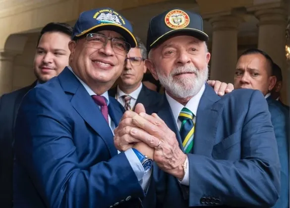 Lula presta apoio a presidente da Colômbia, alvo de investigação