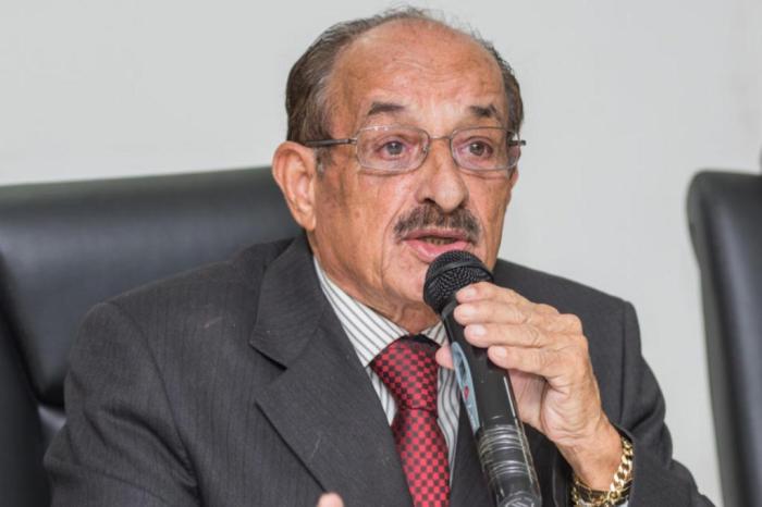 Desembargadora concede efeito suspensivo e prefeito do 'morra quem morrer' se mantém no cargo