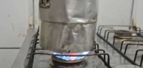 Inflação de outubro aumenta gás de cozinha, alimentos e afeta mesa do baiano