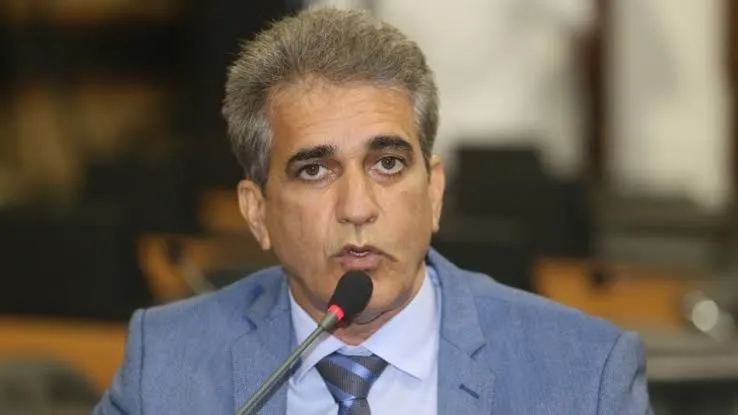 Robinson Almeida critica desempenho da Coelba e defende fim do contrato de concessão da companhia de eletricidade